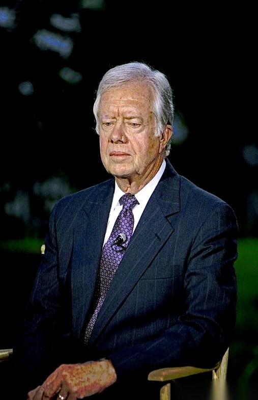 美国那么多总统，扒拉一遍，任上没发动过大规模战争的，竟然只有一个。叫卡特。另