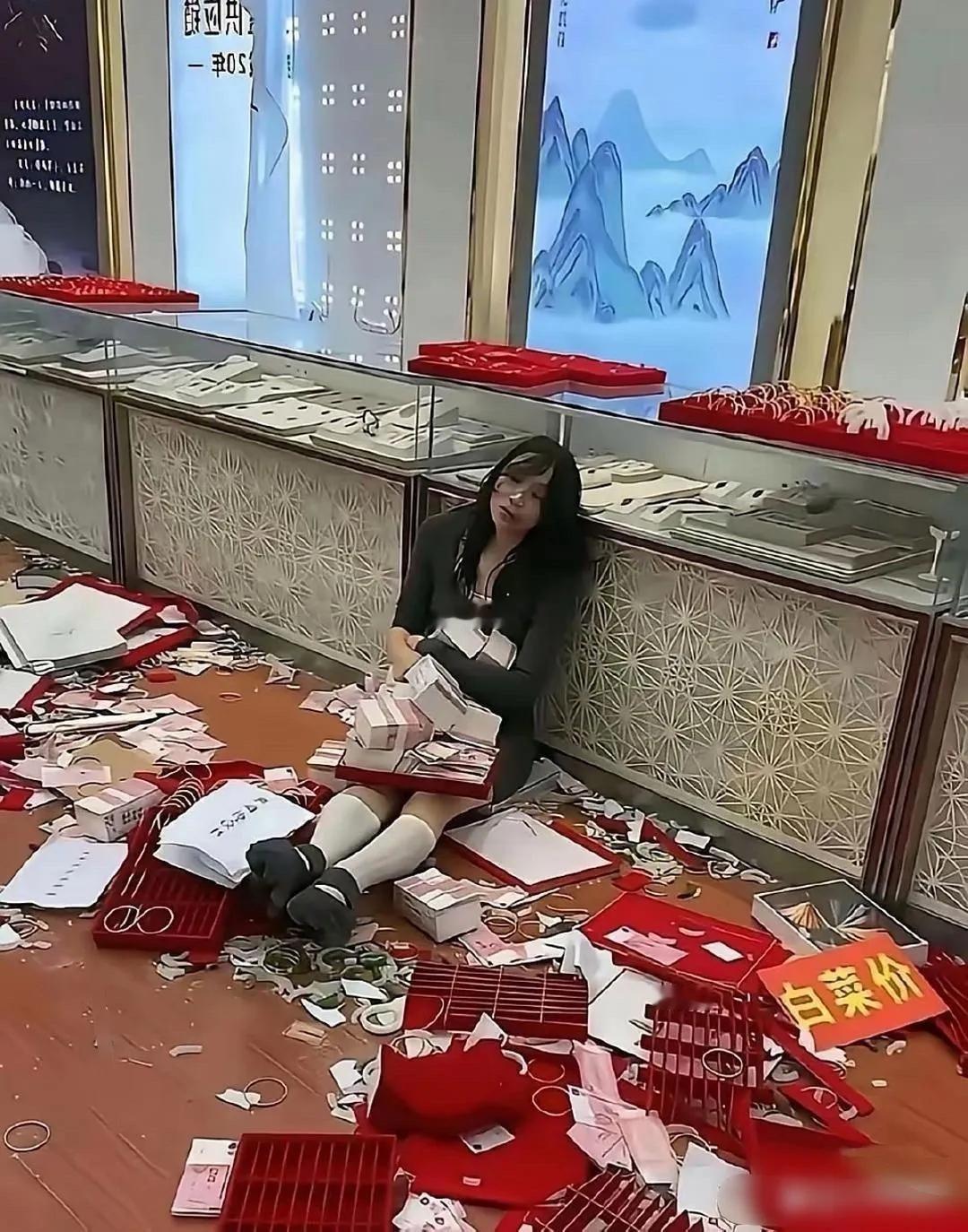 如果不是摆拍，就得吃很长时间皇粮咯。