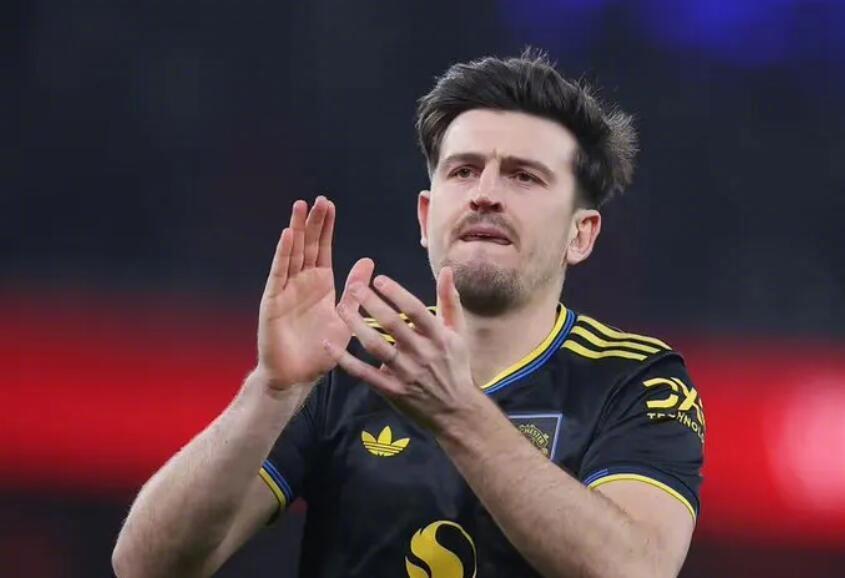 欧洲转会新闻汇总！★士可杀不可辱！本泽马因收到侮辱性续约报价宣布罢赛，他表示