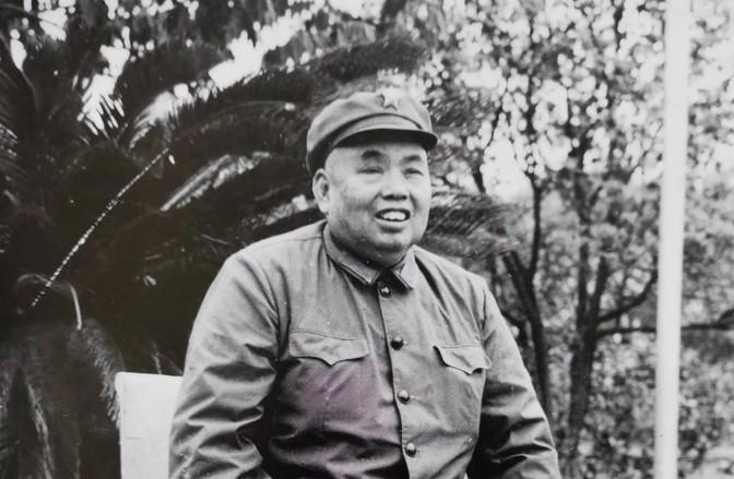 1976年，毛主席逝世后，叶剑英元帅问许世友：南京军区还指挥得动吗？许世友：都是