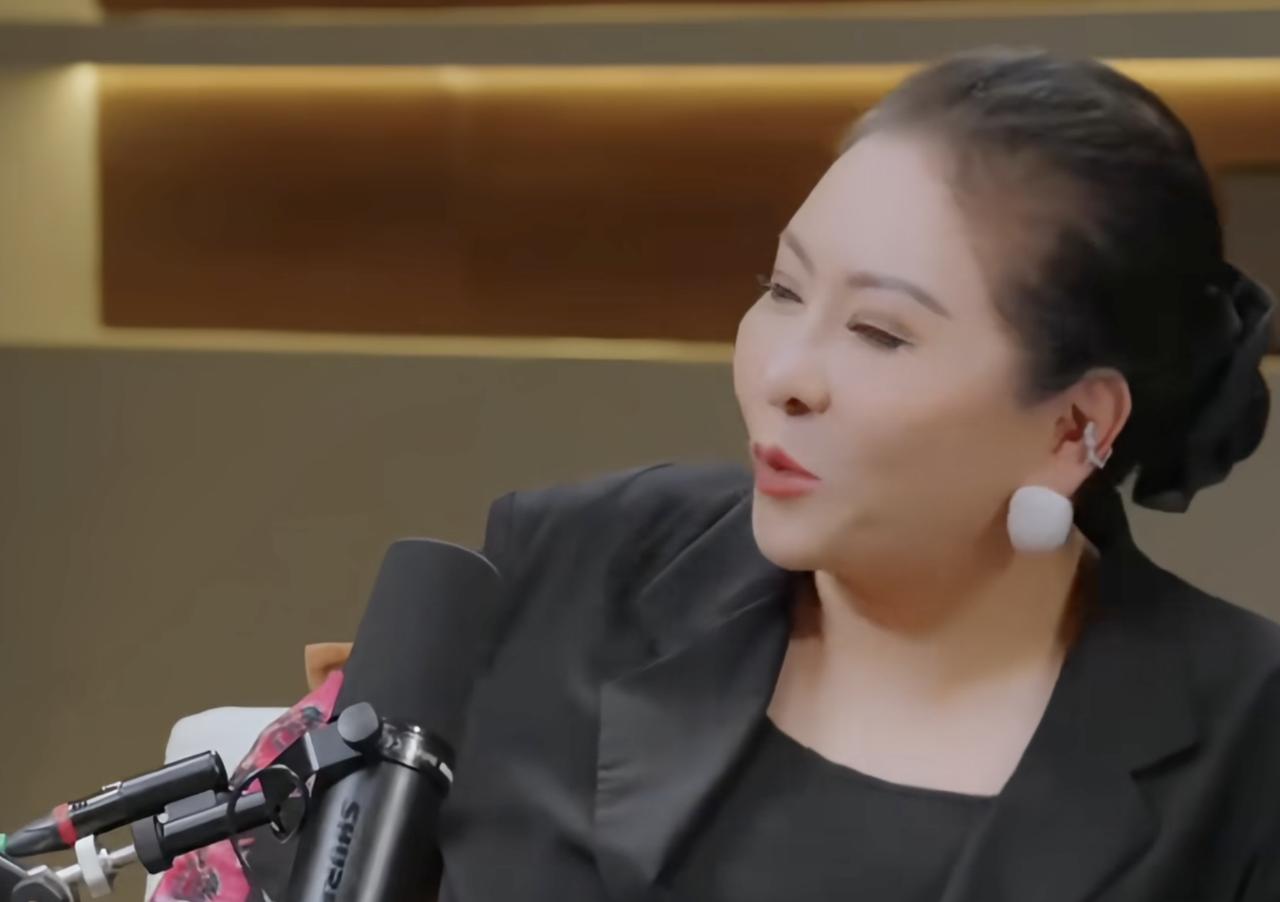 65岁向太总结46年婚姻，用了3个字：“我能忍”。她只列一条红线：“出轨等问题，
