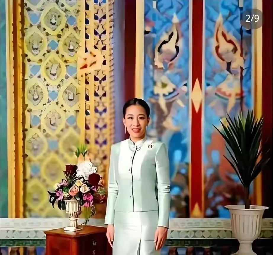泰国的三王子得了那么严重的血管瘤，病的嘴歪眼斜。朱拉蓬公主病了几十年，走路都走