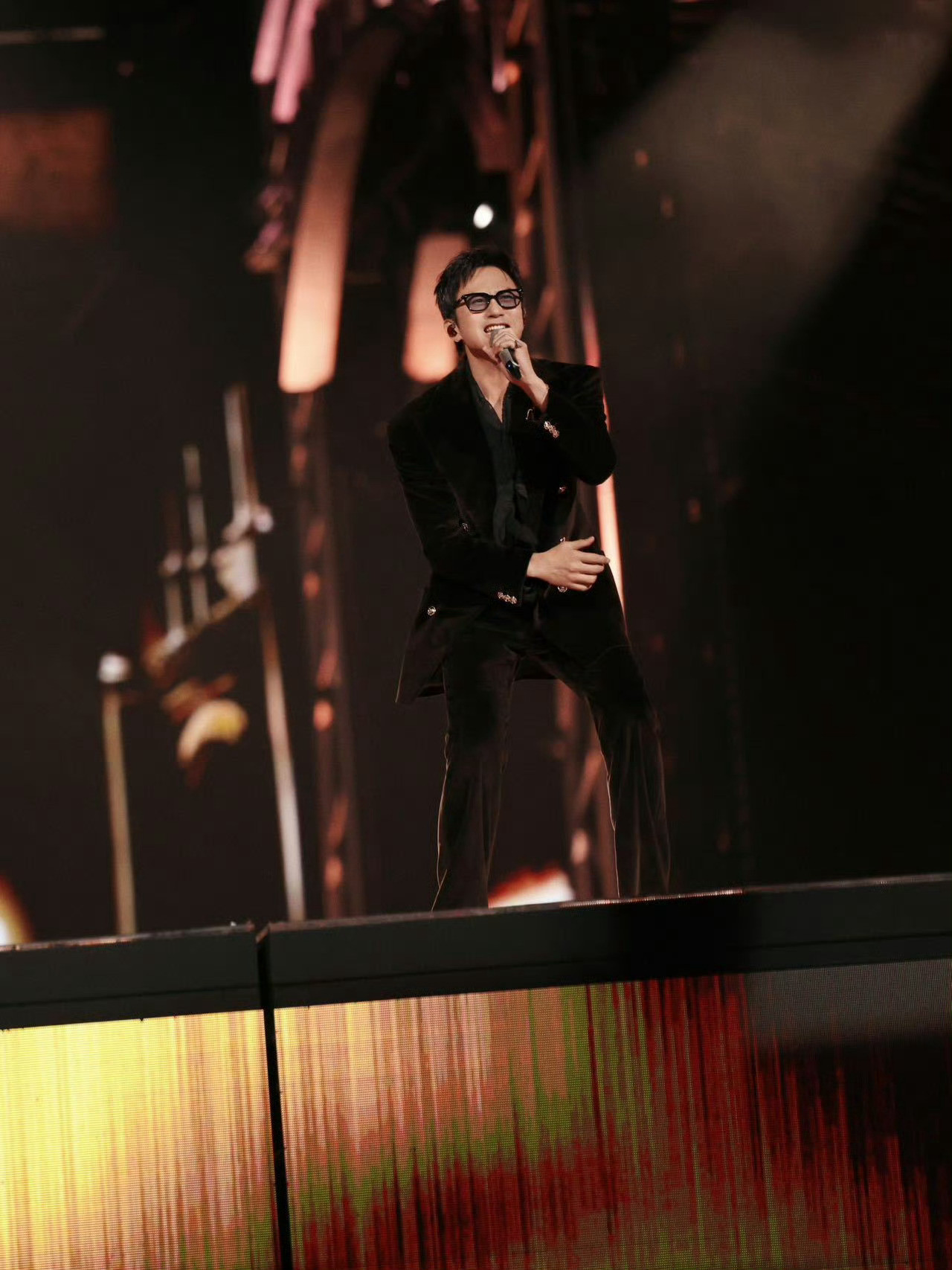 邓超黄景瑜王鹤棣魔丸魔警魔童这个导演真是个天才，把邓超、黄景瑜、王鹤棣凑一块