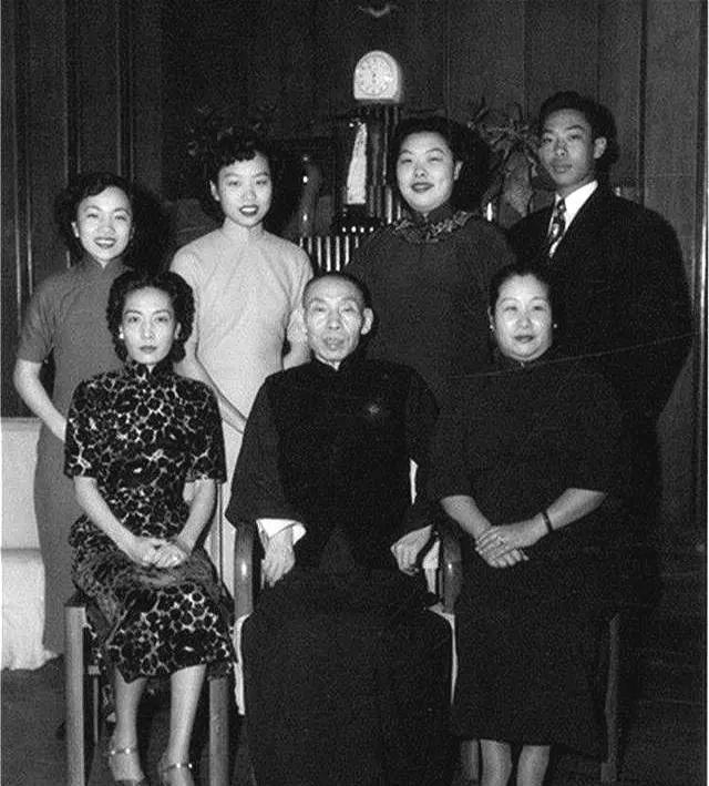 1991年，杜月笙之子杜维善来到上海博物馆，馆长忐忑不安，以为他是来收老宅，没想