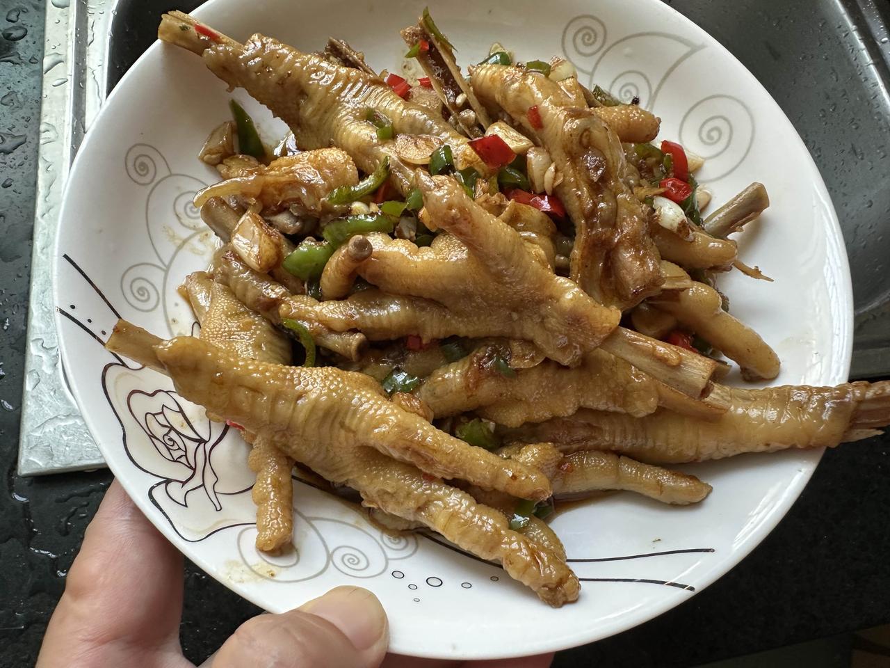 89岁的父亲每天亲自做饭，吃饭的人是父亲和母亲，母亲因为生病，生活不能自理，89