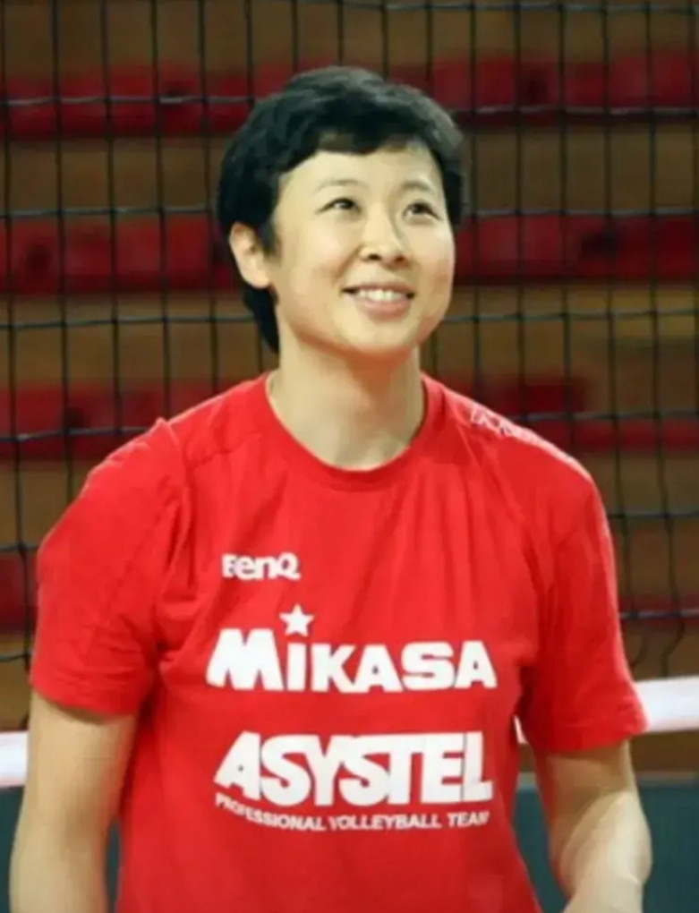 为什么女排去泰国和泰国女排打友谊赛，这几个问题需要搞清楚。前女排队长冯坤功不可没