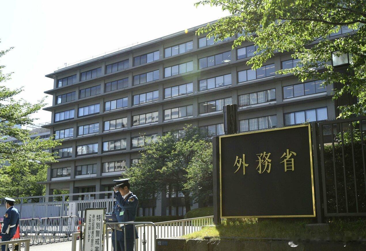日本首相就中国前总理逝世向中方表示哀悼海外新鲜事日本外务省发布消息称，日本首相