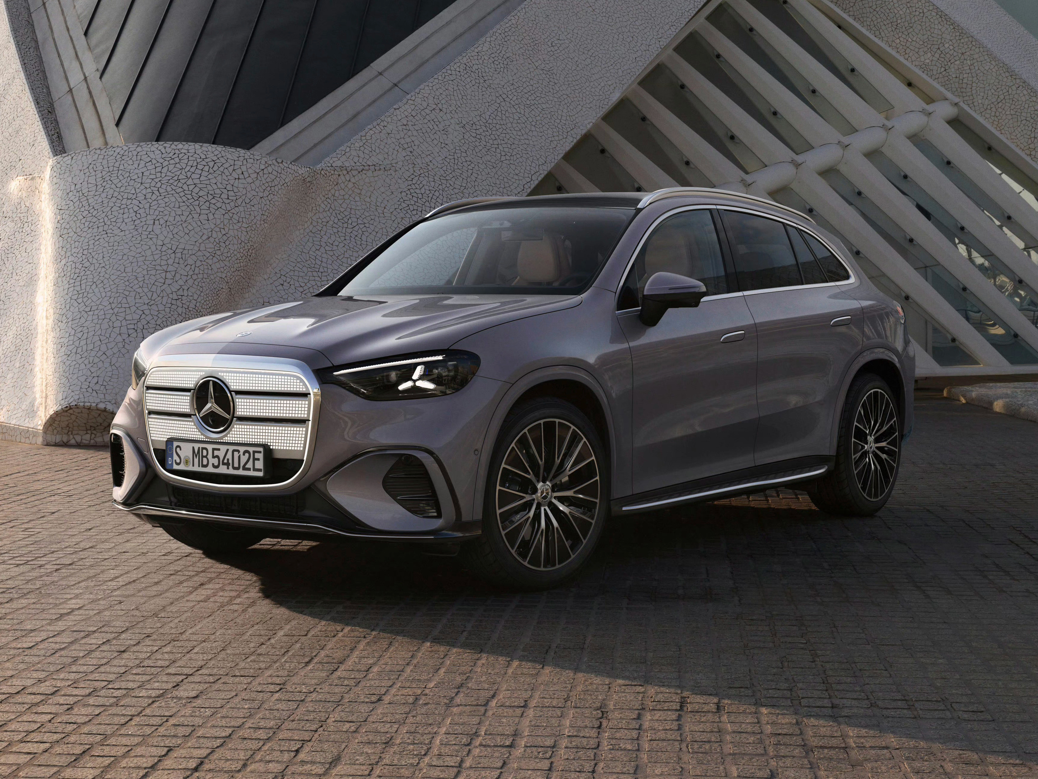 看了新款GLE和GLS，回过头来再看看全新GLC有一说一，原生的整套设计语言，还