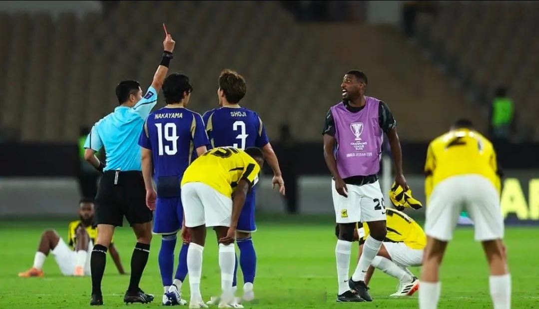 惹怒沙特！马宁被曝亚冠执法资格被撤，决赛主裁梦碎4月21日，沙特《乌卡兹报》消息