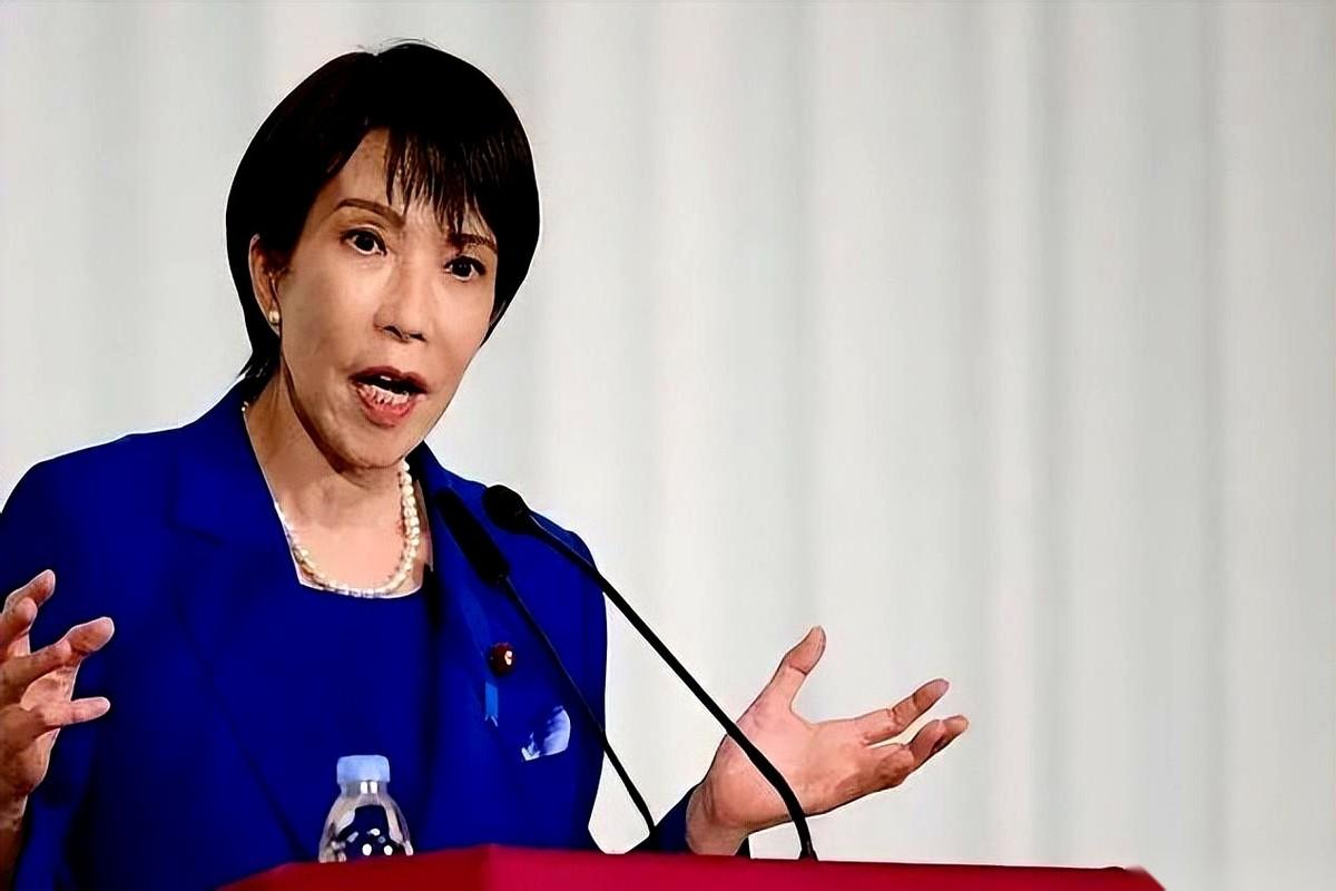 日本现在的处境，像极了一个在寒风中缩着脖子、却还得维持体面的生意人。一边是全球