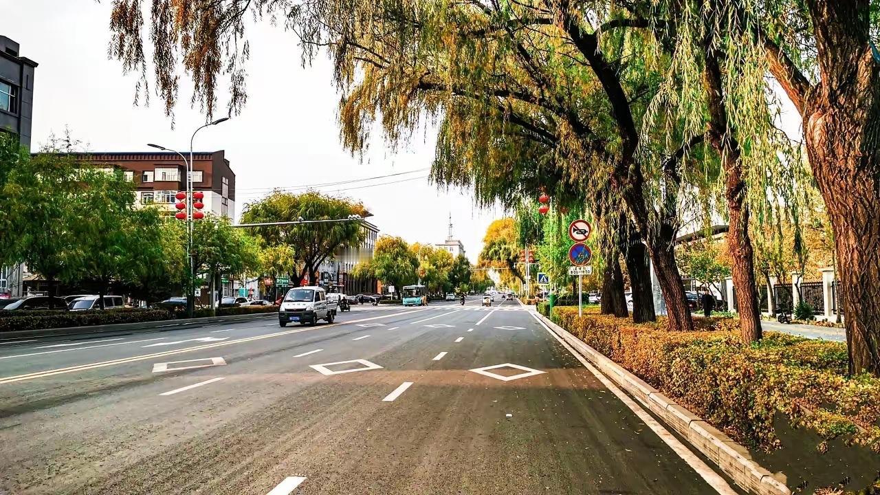 黑龙江富锦，一位73岁老人心梗倒地，事发地到市中心医院不到800米。路人10分钟
