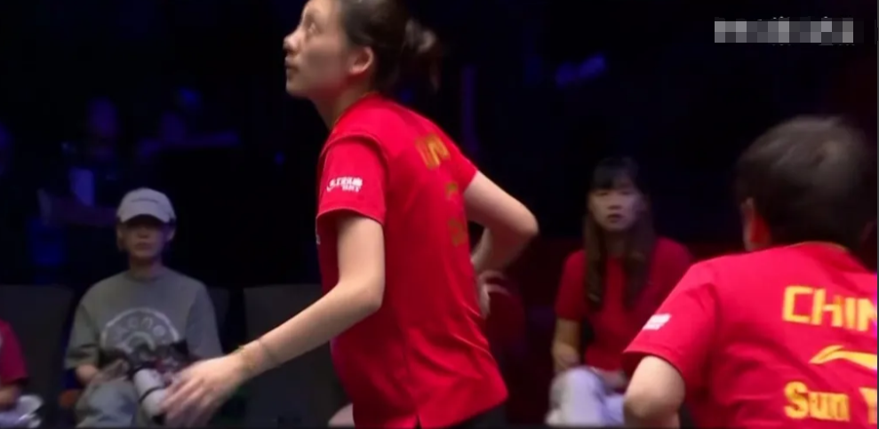 莎莎、曼昱双双止步单打八强！国乒女队世界排名第一孙颖莎，第二王曼昱在女单1