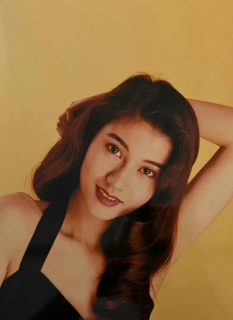 看到这组照片，终于get到李嘉欣的颜值了，真的惊为天人。#李嘉欣#