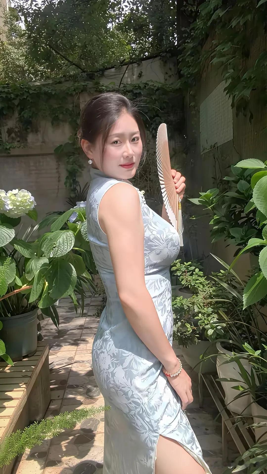 《中庸》有言：“地低成海，人低成王。”人生的高度，往往不在于你具备多少本领，而