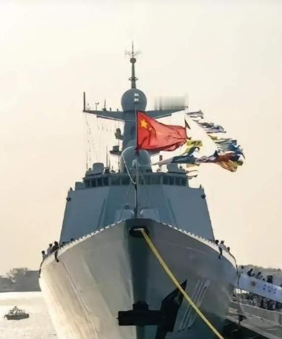 日本最怕的根本不是中国的导弹和航母！他们最怕的只有两点，一是中国继续加大经济制裁