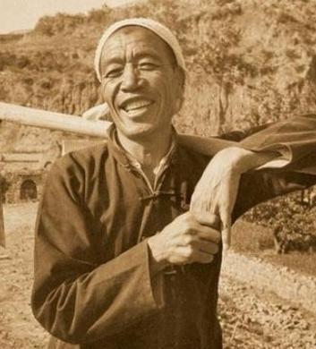 1976年10月6日，吃过晚饭后，坐立不安的陈永贵，接到了开政治局会议的通知，立