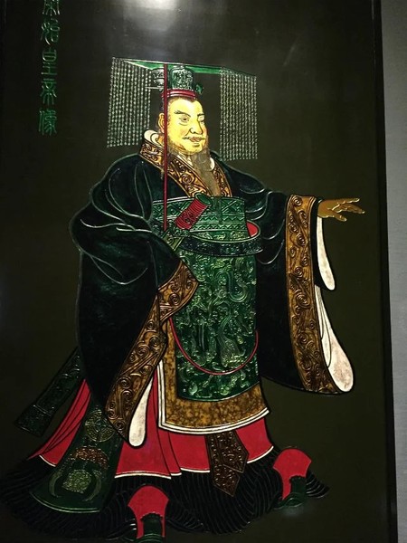 秦始皇为什么不给自己儿子封王很多人看完秦汉历史，都会产生一个巨大疑问：刘邦称帝后，疯狂给儿子、侄子封