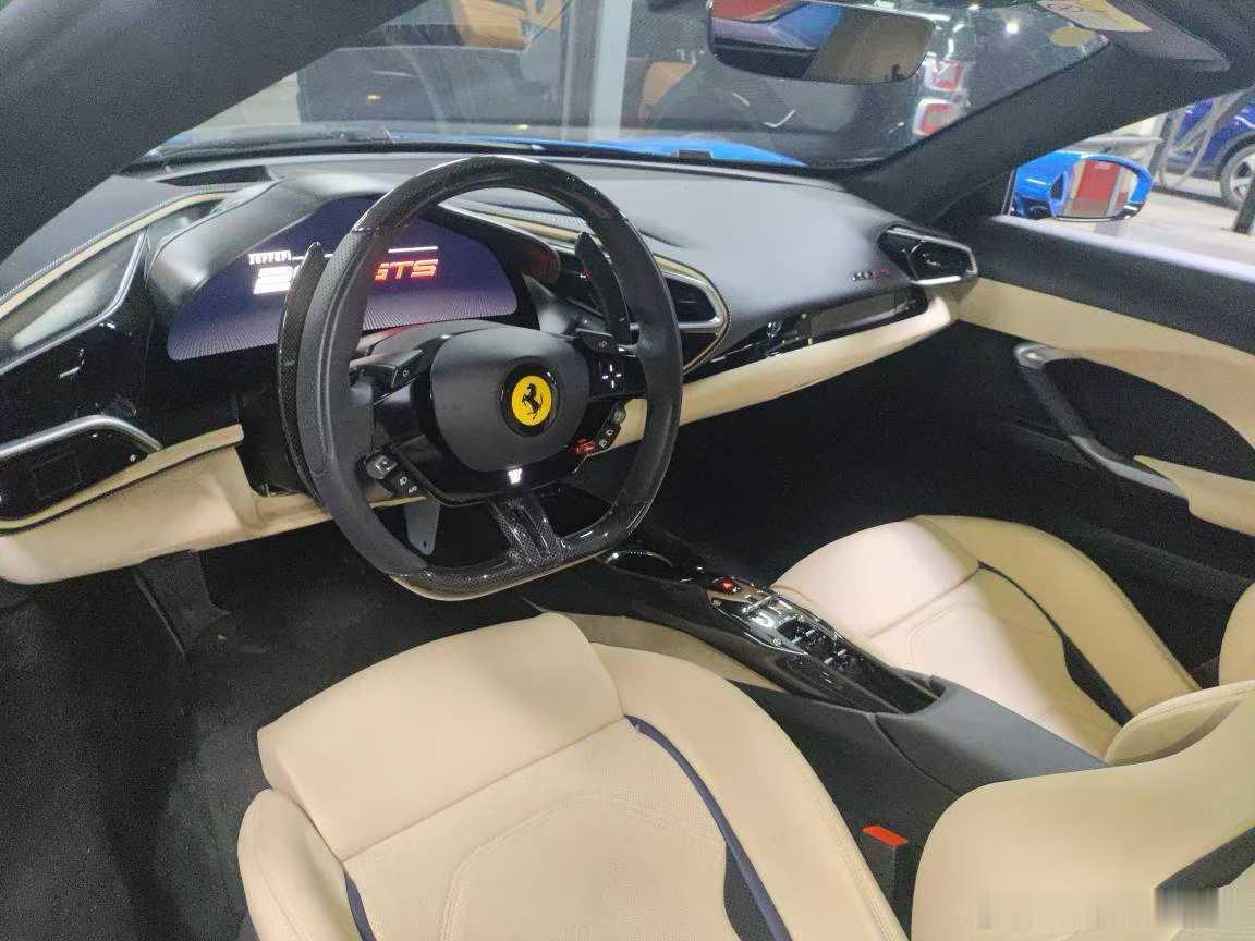 法拉利296GTS特殊配色加急寻伯乐，24年10800公里​​​