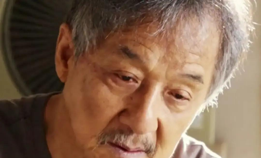 71岁还在打，只因回家更累成龙在戛纳说自己一年拍五部戏，台下哄笑，没人当真