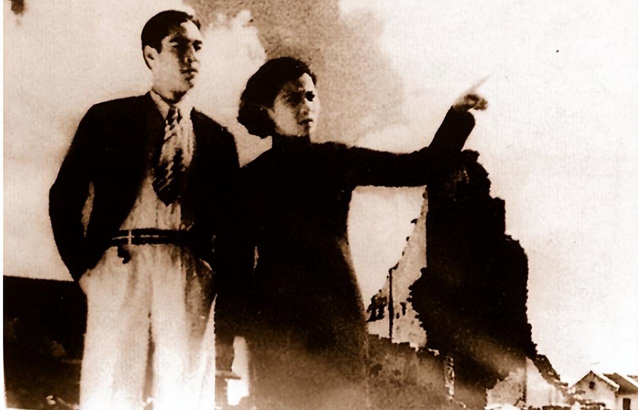 1942年，地下党员赵兴兰被捕。一个伪军给他送饭时，突然敲了敲碗底，还说