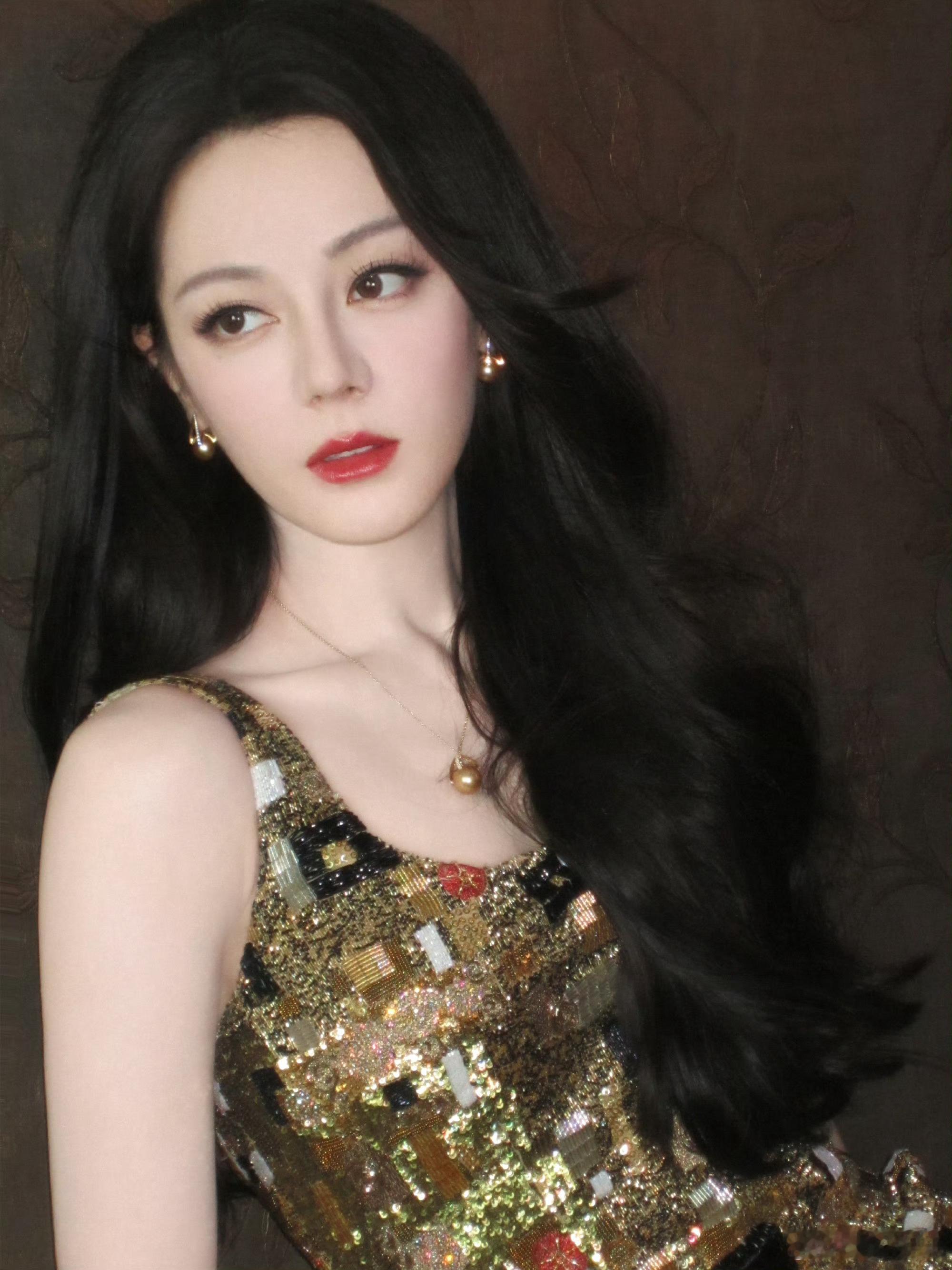 迪丽热巴媒体评选女演员中坚力量恭喜迪丽热巴被评选为2025电视剧90女演员中坚力