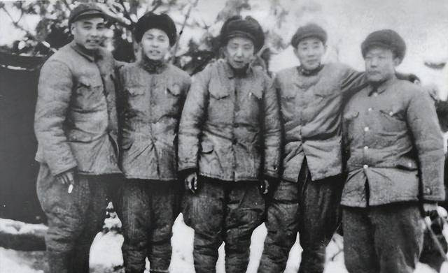 部队上前线，把原军长留后方，空降干部接替没打好？他要求上前线