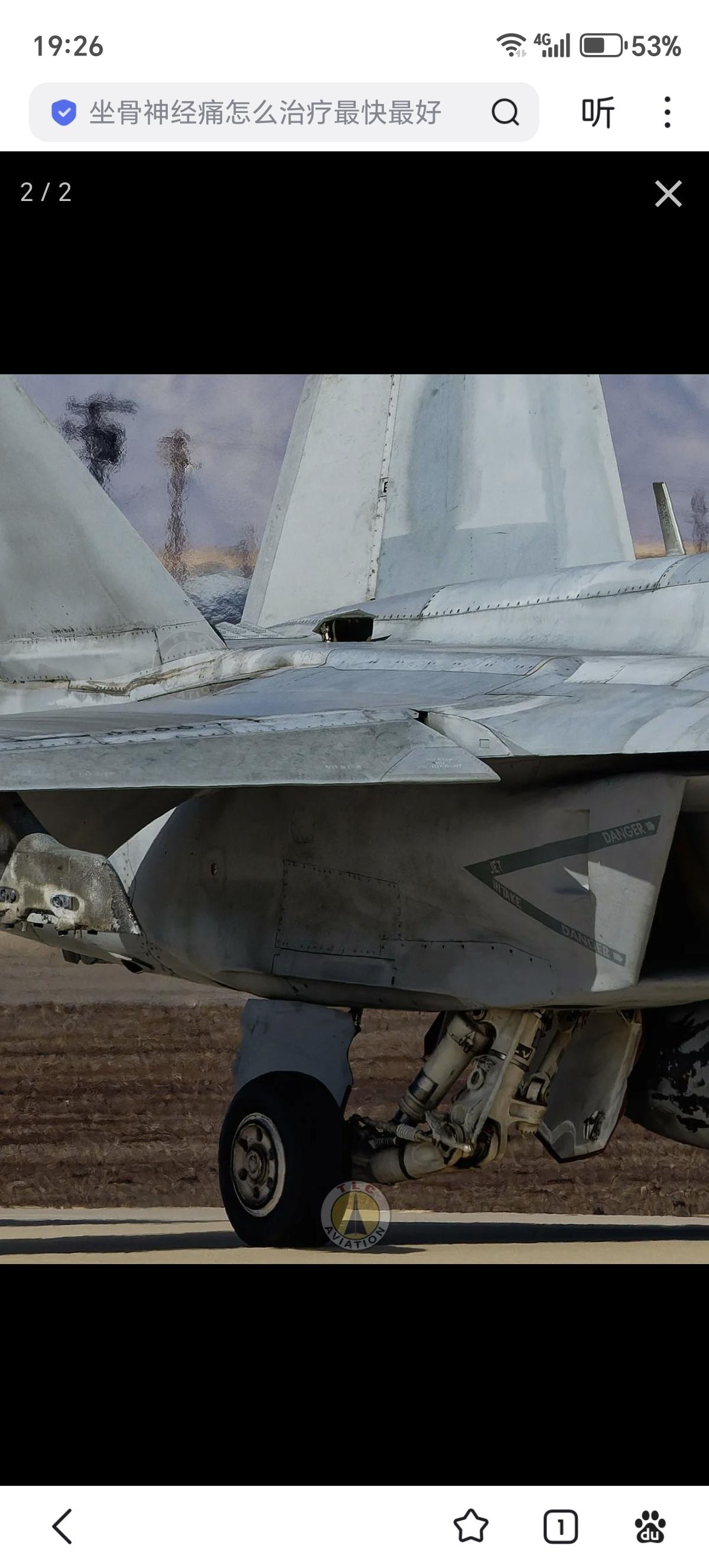 美军的“大黄蜂”战斗机，挂架有明显的烧蚀痕迹。机载导弹发射的方式有三种，包括导