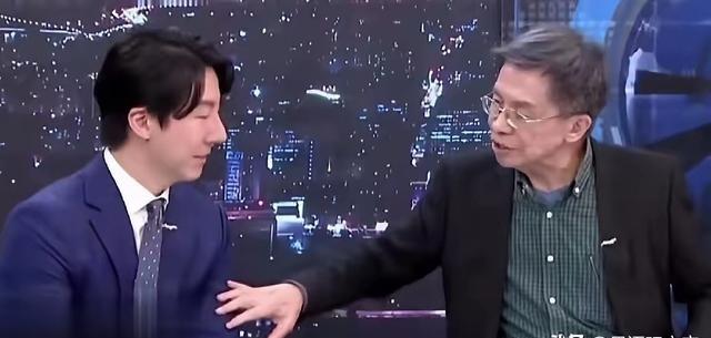 岛内前民进党大佬沈富雄曾对吴峥说：我是中国人，也是中华民族的一份子。今天我要问