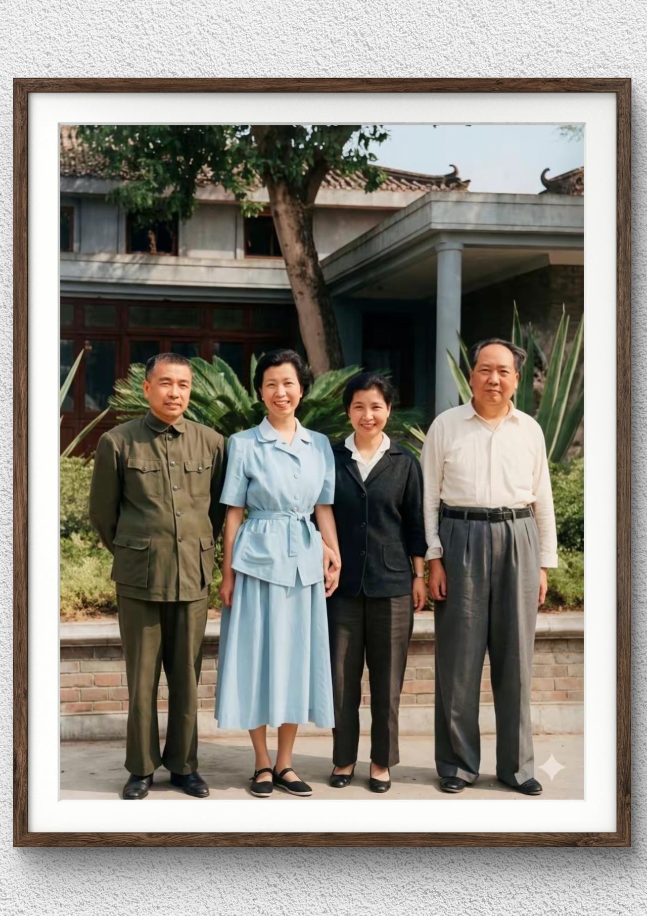 伟人夫妇和陶铸夫妇的珍贵合影
