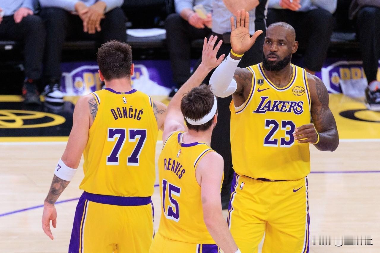 今年的最佳一阵会让投票人很头疼，四席位已定，剩余一席二选一亚历山大:无悬念，