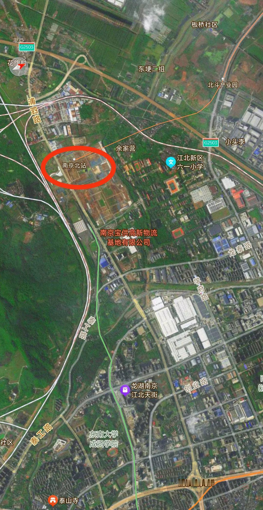 南京北站正在加紧建设，建成后站台规模比南京南站还大一些。不过由于南京北站是在江北