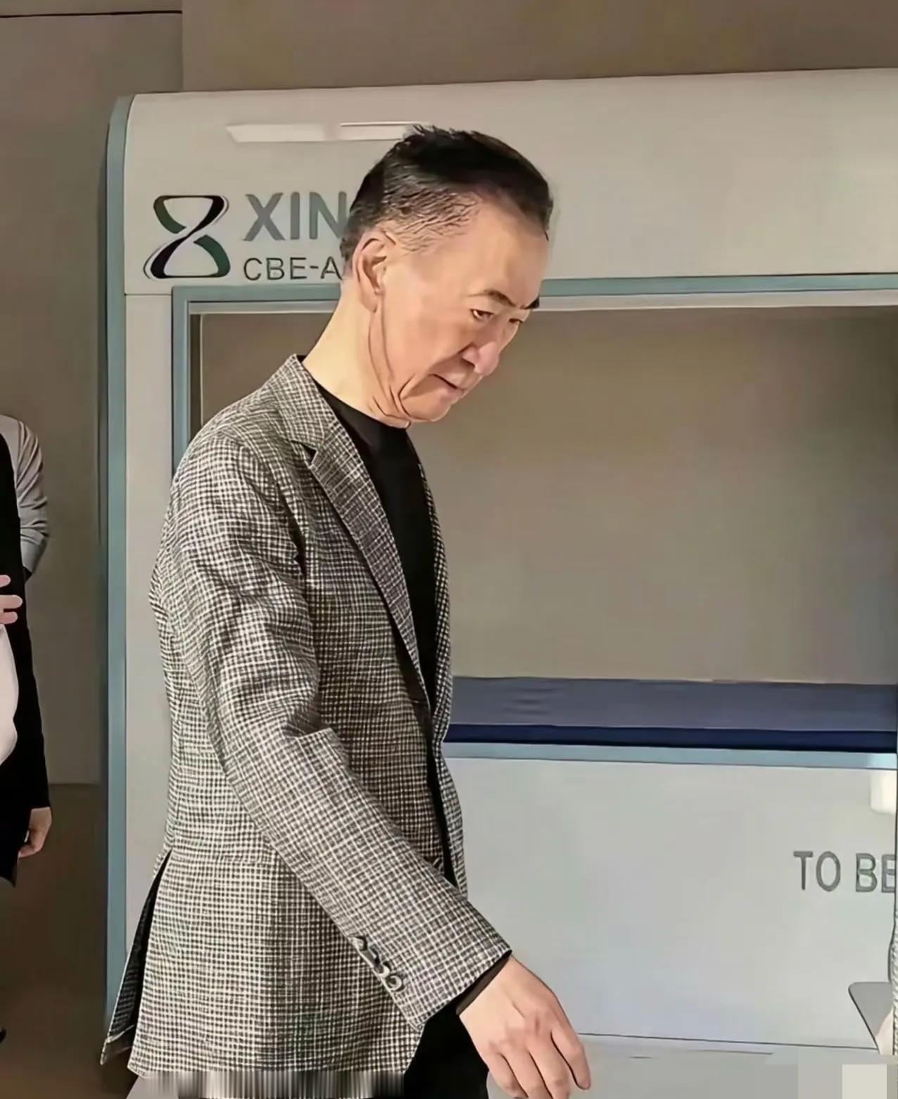 明眼人都能看出来，万达所欠的债，极有可能是王健林后半辈子里，还不清的债了！