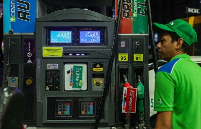 菲律宾彻底被能源危机逼到了墙角了，这个九成多石油全靠进口的国家，如今油桶见底仅撑