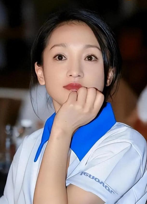 周迅跟高圣远闪婚，婚后不久，高圣远向周迅借300万开公司，没想到周迅的一句“赔了
