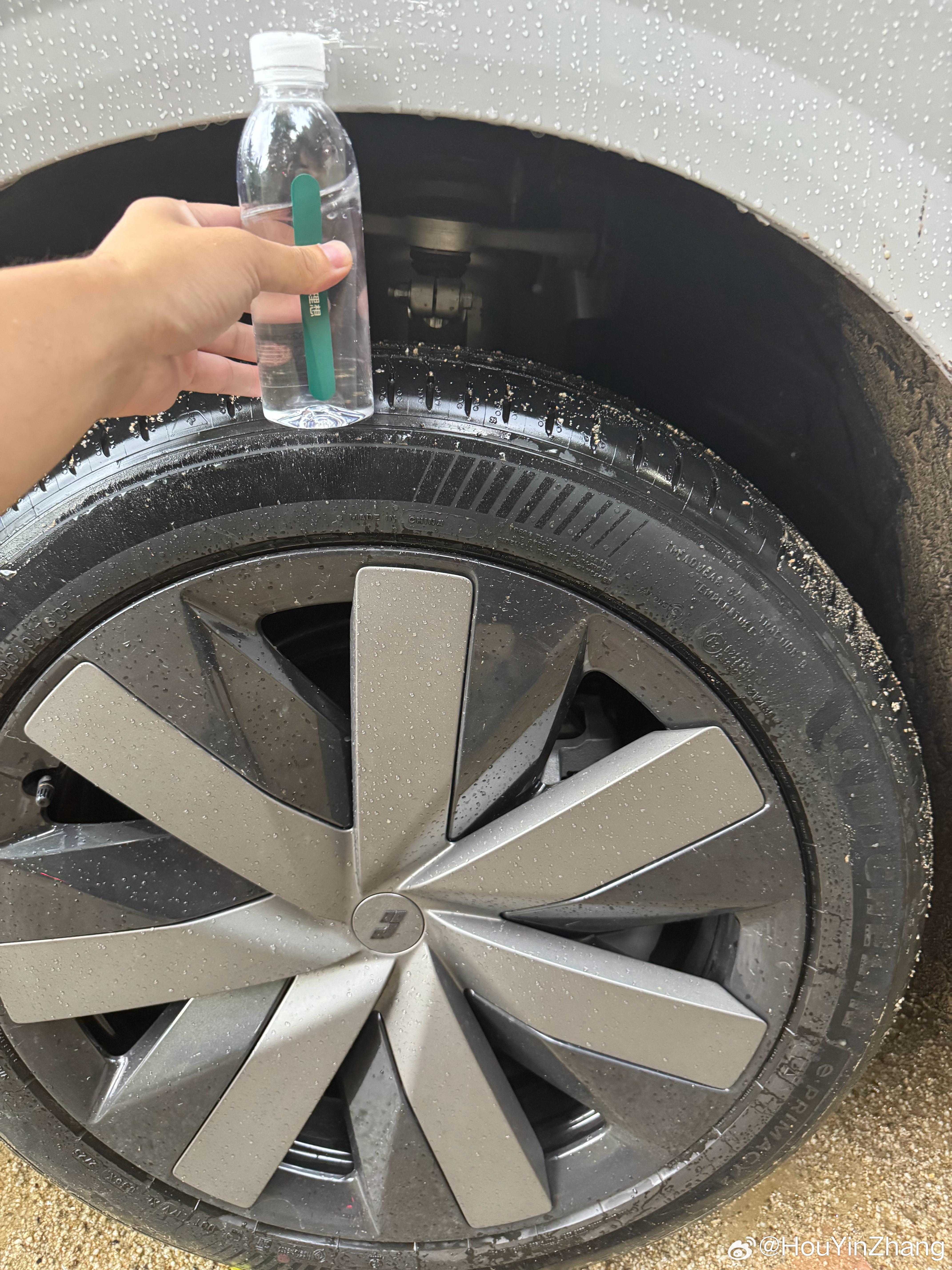 开着i8来山里溯溪啥路都能走理想i8理想汽车​​​