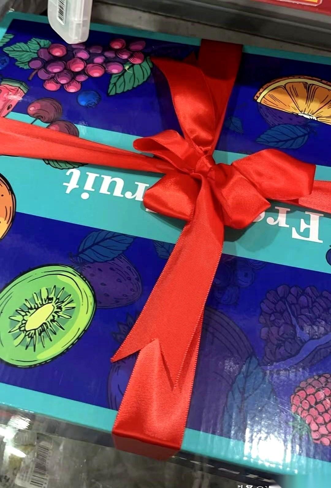 就因为一个电话，我又走进了这家去年发誓再也不来的银行。电话里，一个声音很甜的姑