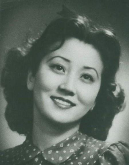1947年，36岁的钱学森回国探亲，“妹妹”钱学英安排他跟自己的女同学相亲。他却