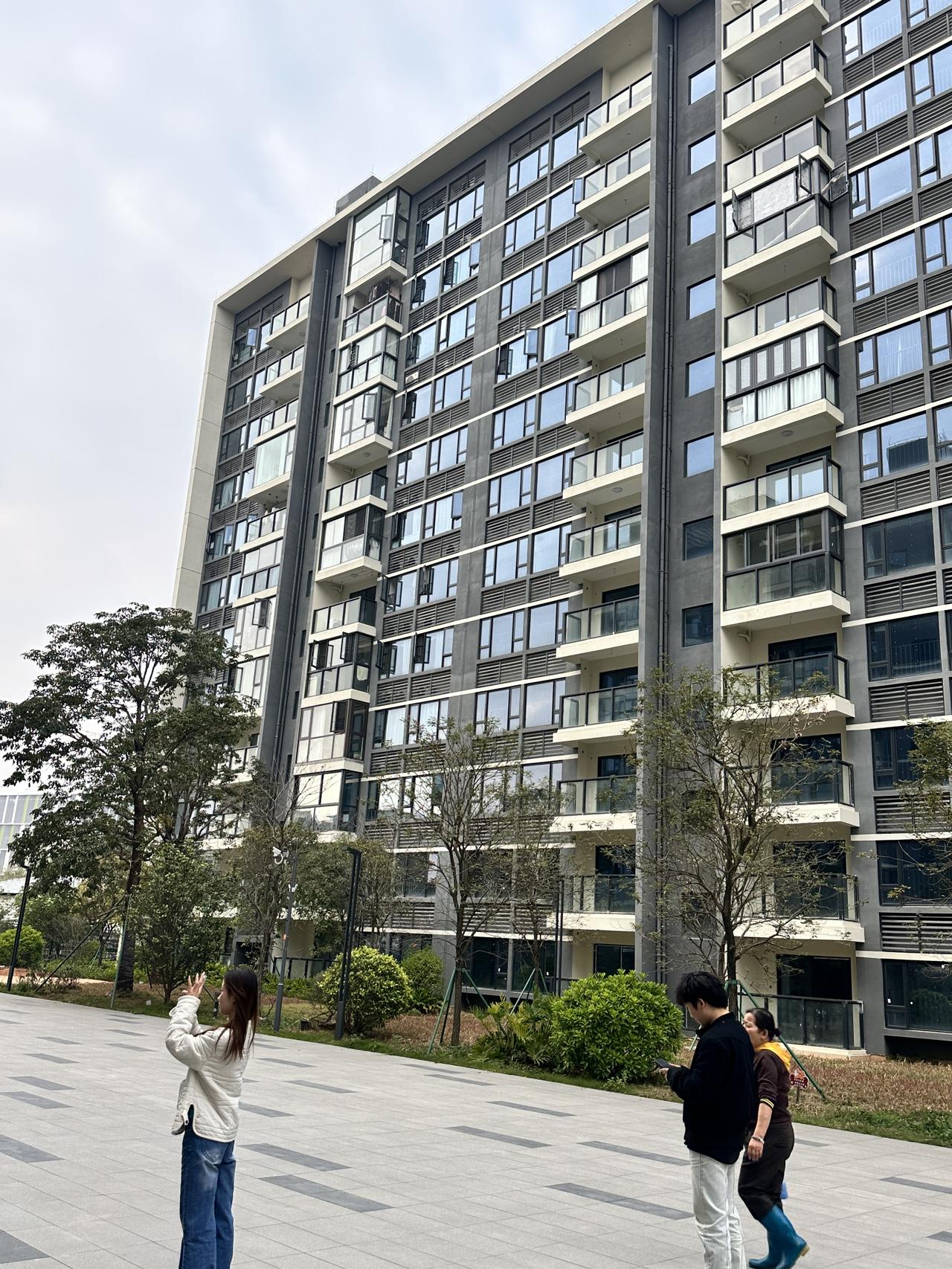 前几天在天河公园这边看了一个147w的房子，感觉有点太贵了，但是我又觉得有点香