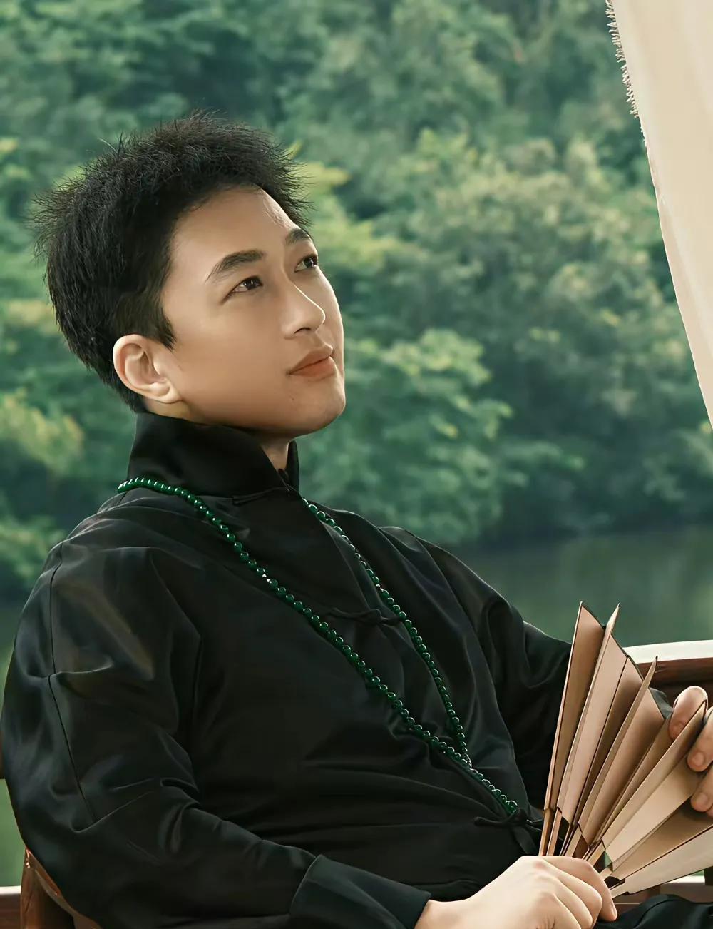 于正如果真长这样的话所有的电视剧他就是男主角