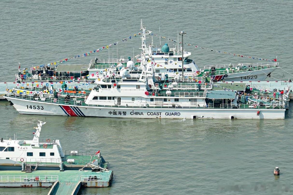 #中国海警#福建海警局直属分局慈湖艇，舷号14533，系中船桂江造船有限公司承建的031改进型巡逻艇