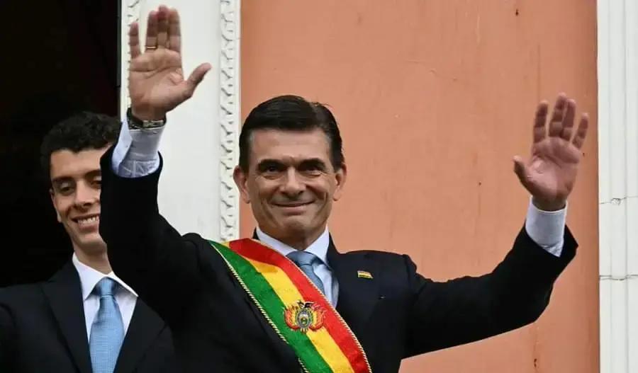 据南美《解放者报》12月14日消息，上个月8日才上任的波利维亚新总统罗德里格.帕