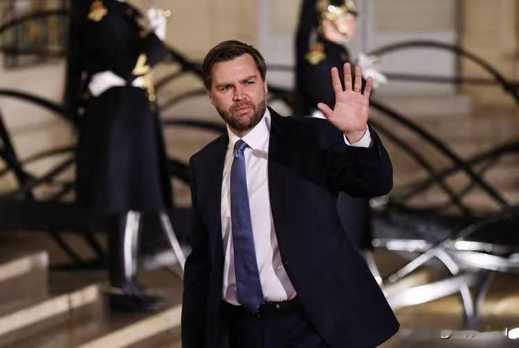 1. 中国全面反击后万斯痛批美国鹰派：你们简直疯了：2025年特朗普加征中国商