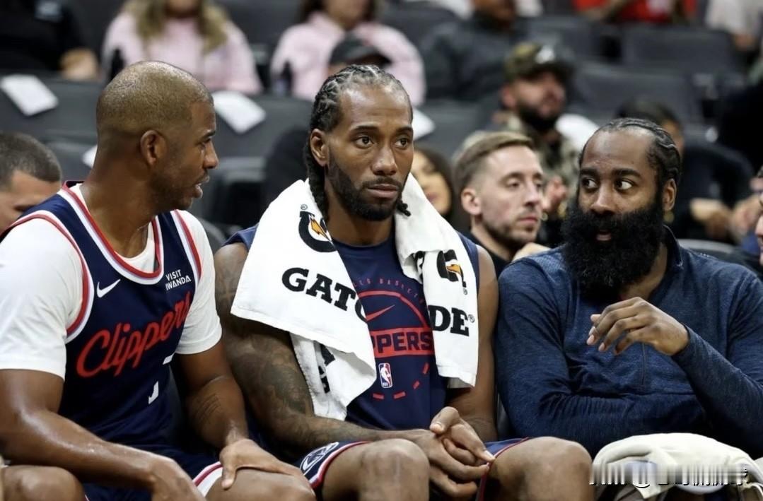 NBA传奇控卫保罗真是太会夸人了！最近保罗在参加的一个节目中聊到了前队友伦纳德，