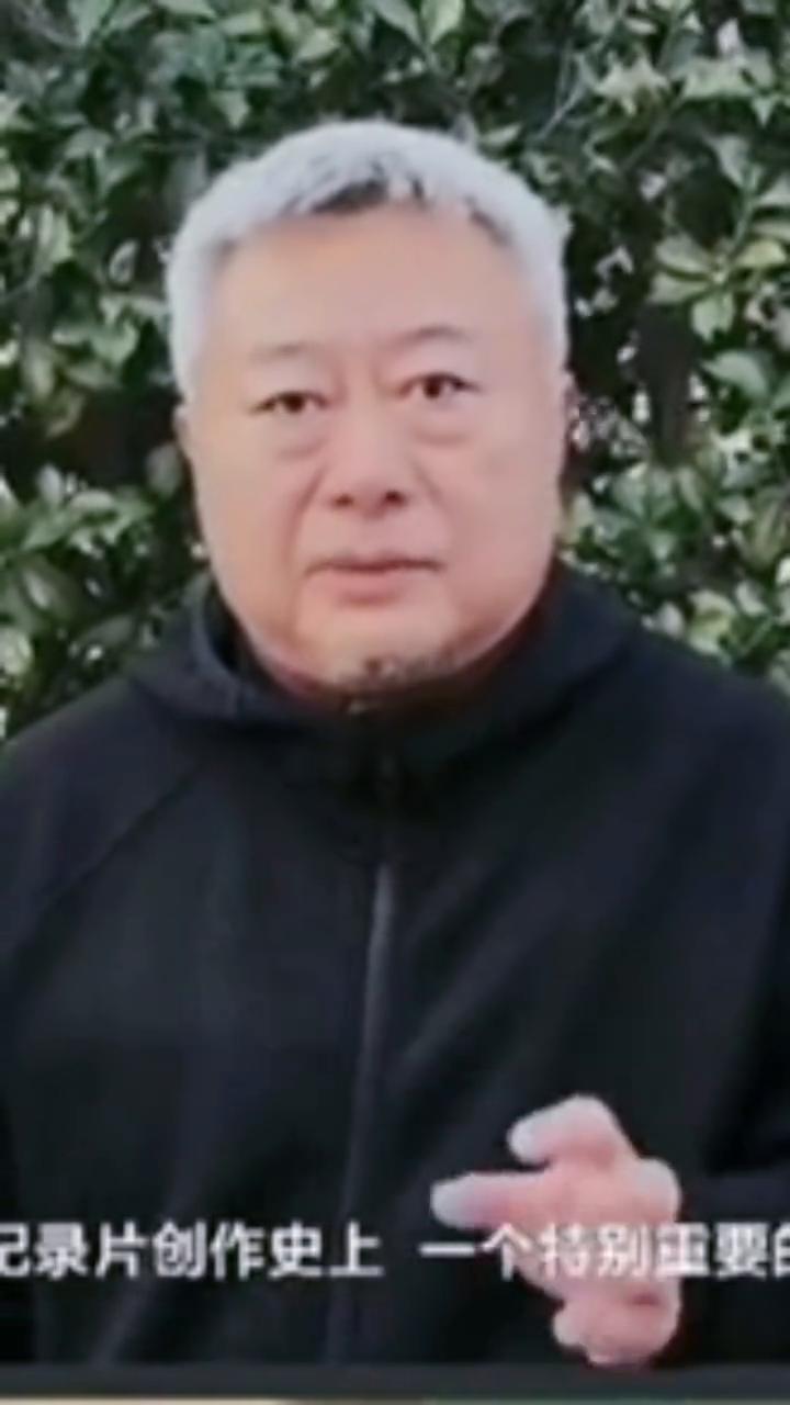 资深媒体人石坚力挺刀郎，一句话道破爆火34年真假。新媒体人石坚也称刀郎为先生，