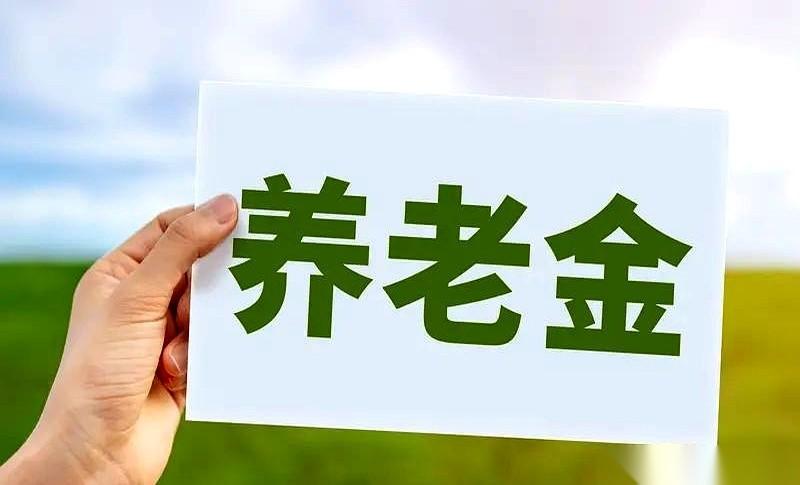 刚才，我爸盯着那部屏幕还有点裂纹的旧手机，突然嘿嘿笑出了声。我凑过去一瞅——