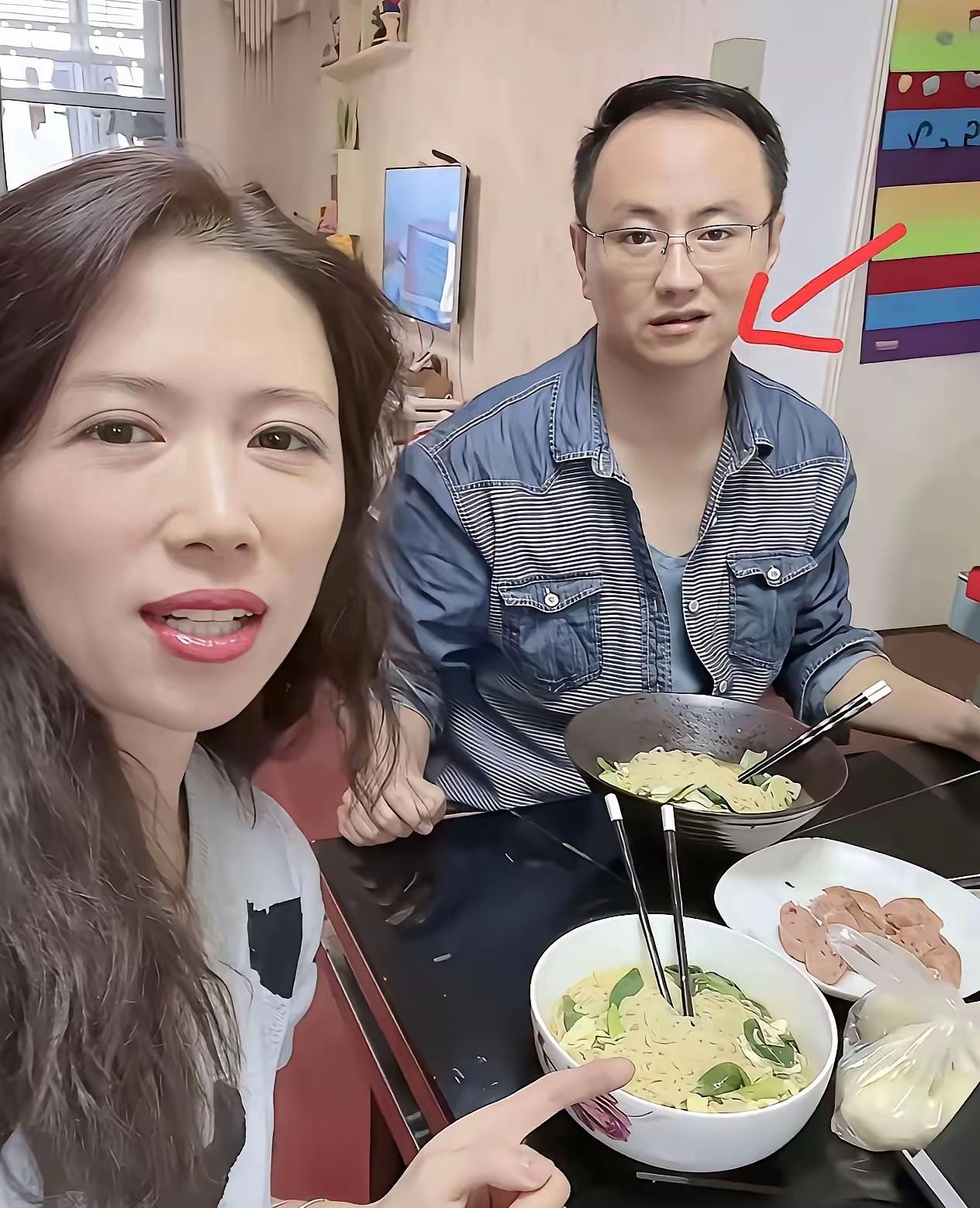 爱与不爱，都会体现在生活中的细节中，从牛娜给高飞的庆生的照片中可以看出，高飞已经