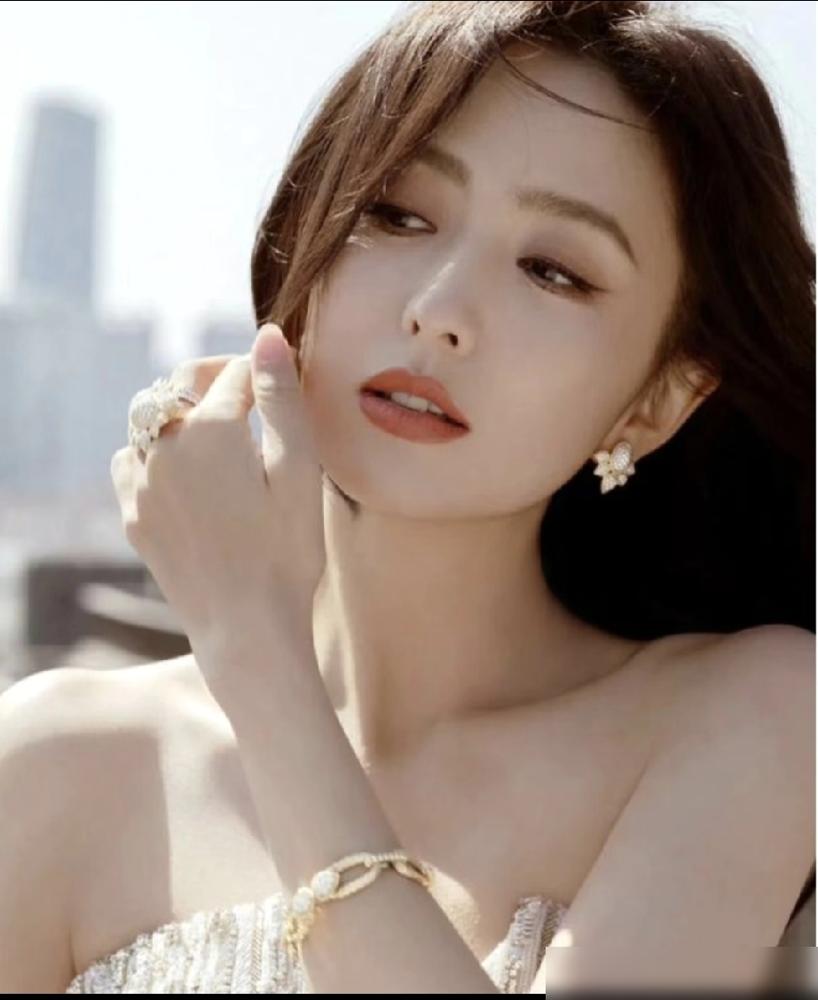 陈思诚估计没想到！他千不该万不该，不该让佟丽娅在婚姻里越缩越小，万万没想到离婚四