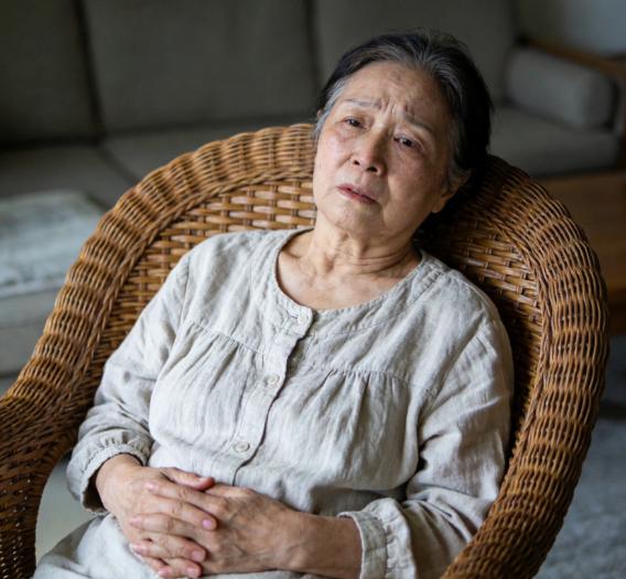 睡眠质量下降，女性更年期常见症状，中医教你轻松应对更年期睡不好，真的只能硬扛