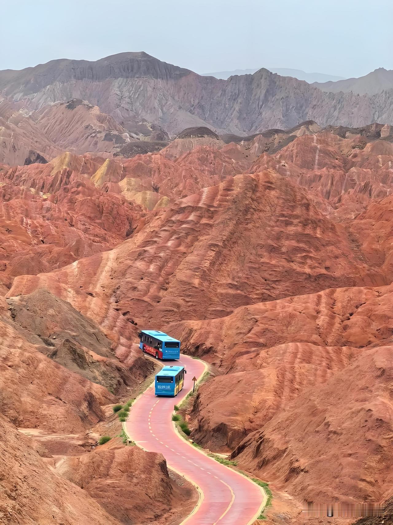 甘肃旅游，哪个地方更值得去呢？其实，甘肃有很多自然奇观，哪个地方最值得去，那也