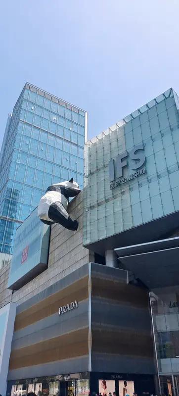 成都二圈层新盘和主城二手，到底该选谁？最近成都二圈层有个楼盘卖得特别火，经